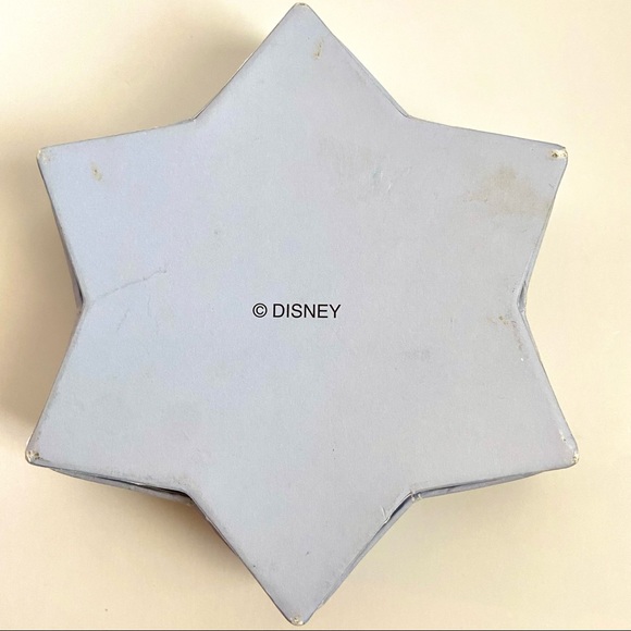 ⚡️Host Pick⚡️Limited Edition Vintage Pooh Snowflake Watch #849 of 1000🌟 - Picture 15 of 16